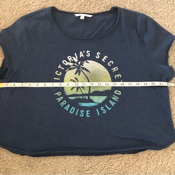 Victoria Secret vintage cropped logo tee - Picture 10 of 11